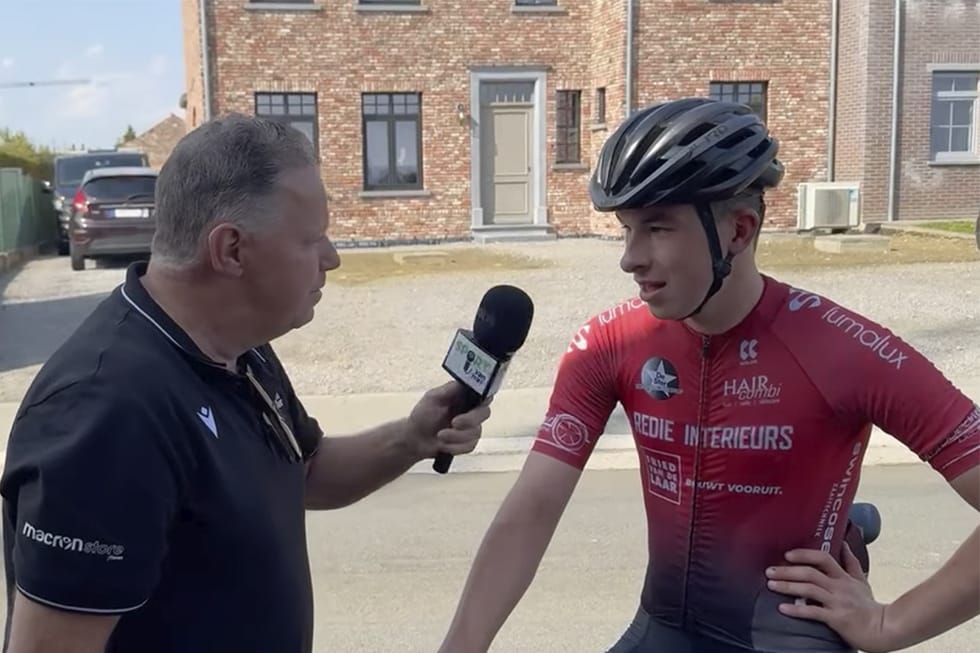 De Nederlander Tom Huissoon wint de U17 wielerwedstrijd in Waanrode