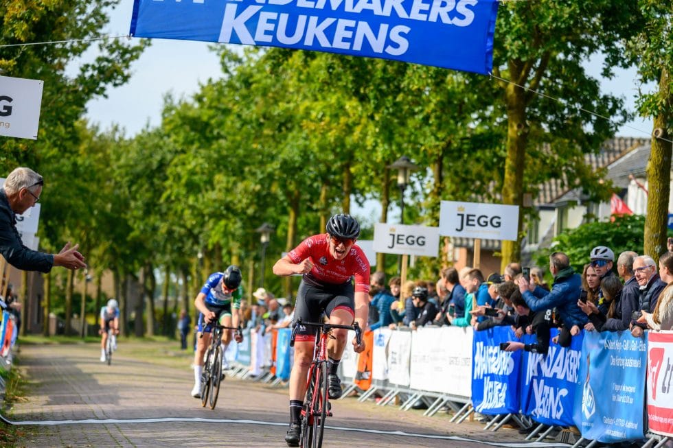 Tom Huissoon en Thijs Vrij winnen 6e Mandemakers Keukens Omloop van Hil & Moer